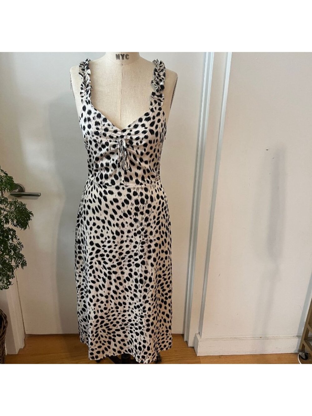 LUCY PARIS Sierra Leopard Animal Print Ruffle Strap V-Neck Midi Dress Size X Sma